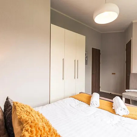 Lodge Kingfisher With Hot Tub Malton