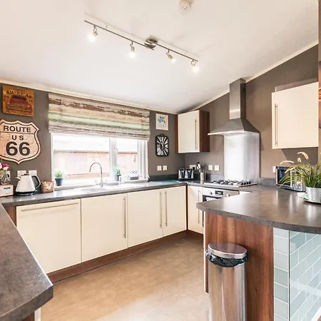 ロッジ Kingfisher With Hot Tub *